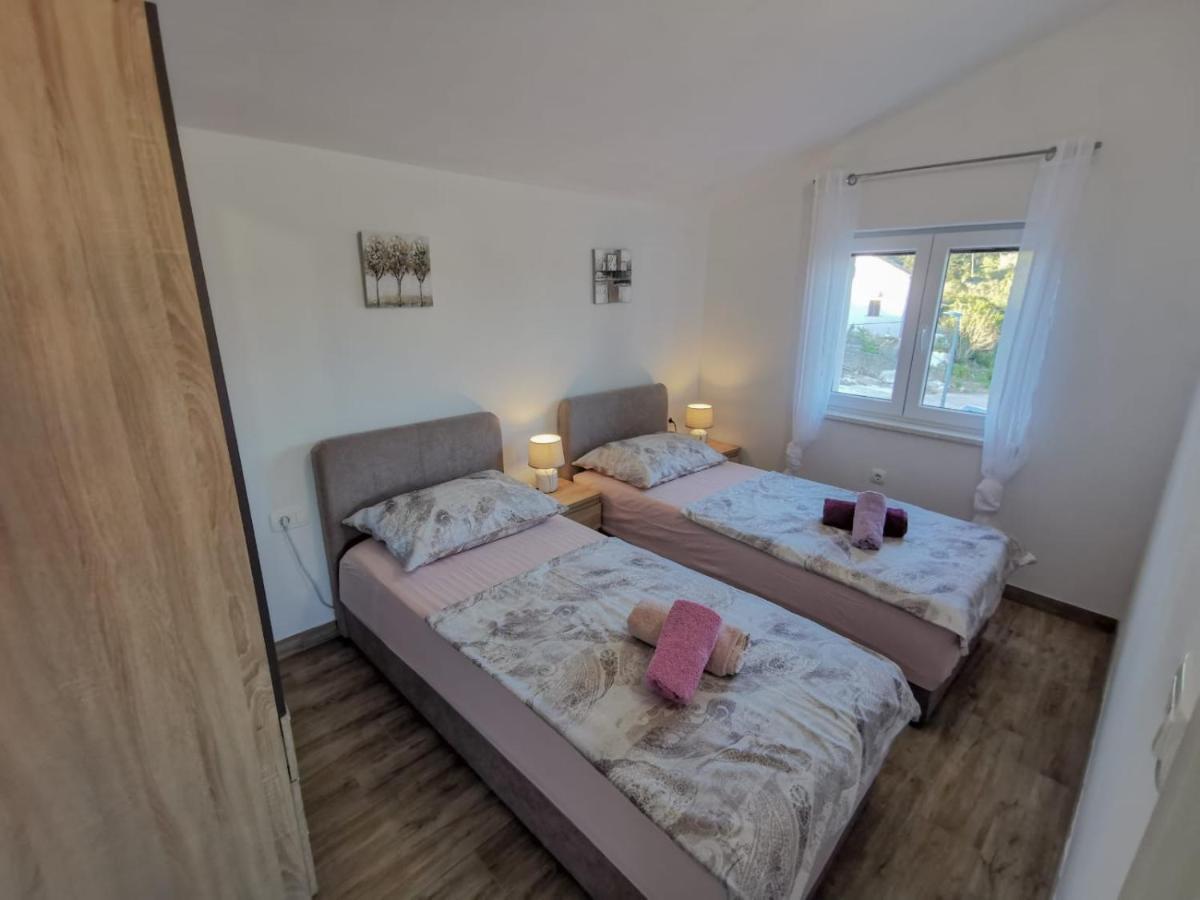 Apartmani Goga 2 Molat Eksteriør bilde