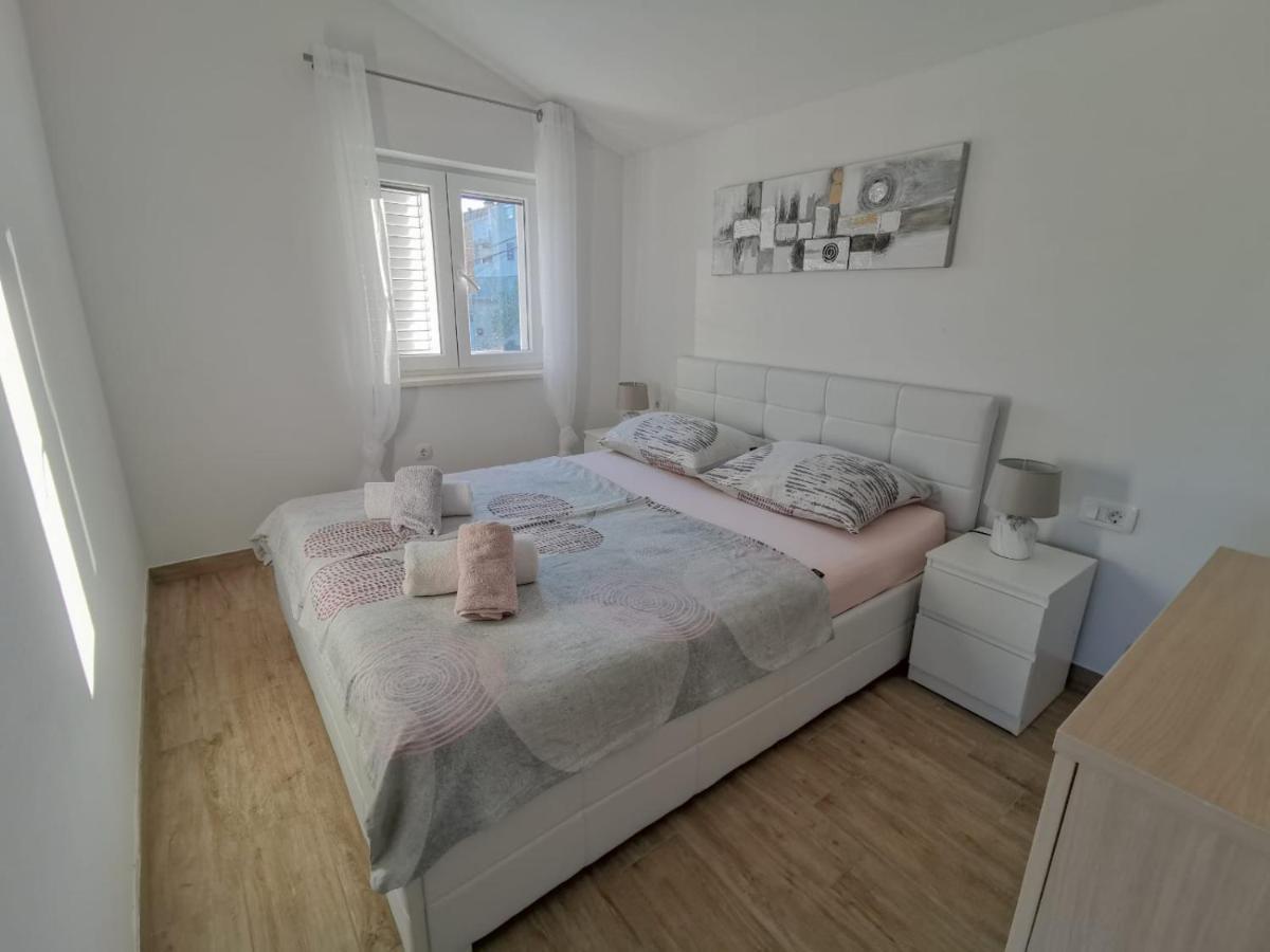 Apartmani Goga 2 Molat Eksteriør bilde
